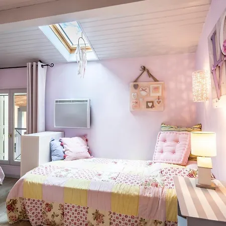 Bourg Beau Duplex Classe 2 Etoiles, 4 Couchages Proche Centre Appartamento