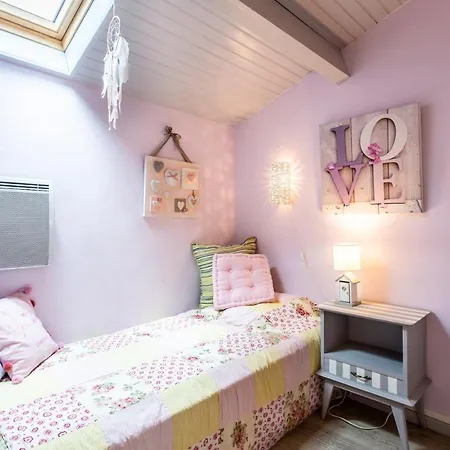 Bourg Beau Duplex Classe 2 Etoiles, 4 Couchages Proche Centre